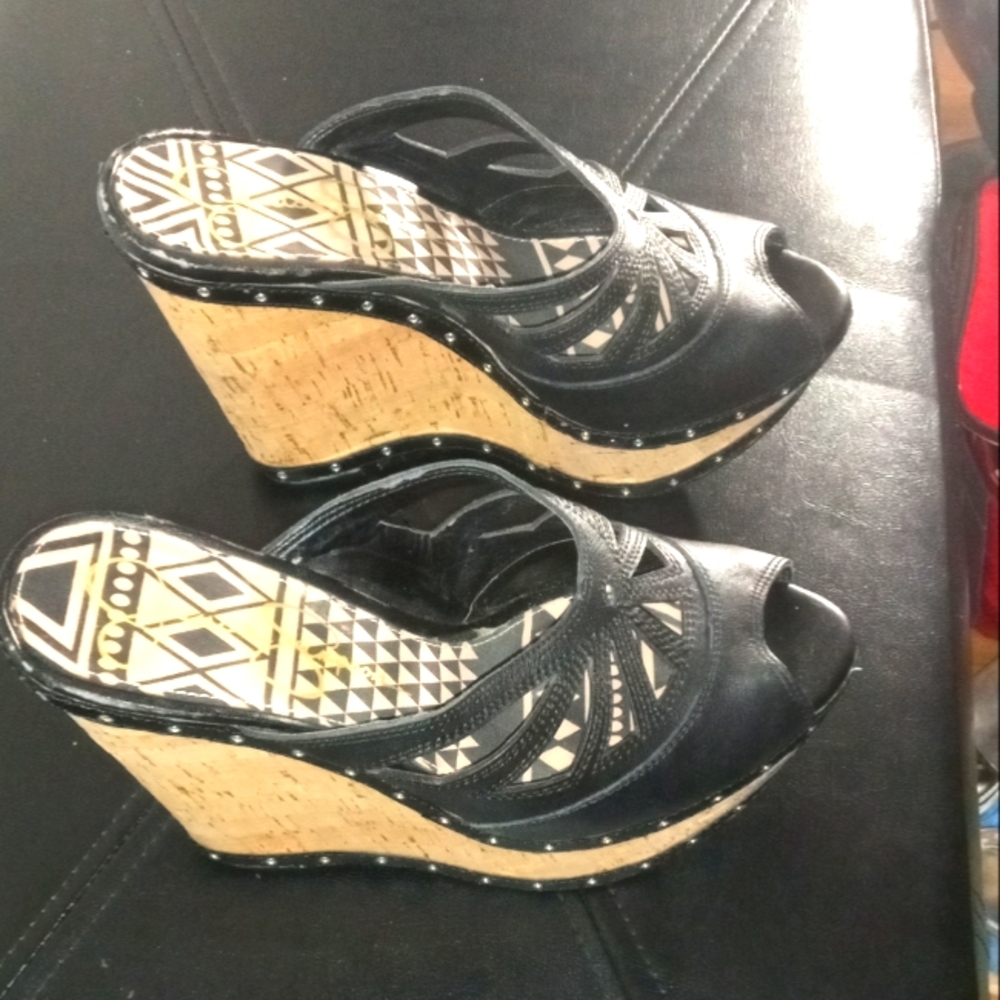 Black Jessica Simpson Stylish Wedge Cut Out Design 8 1/2